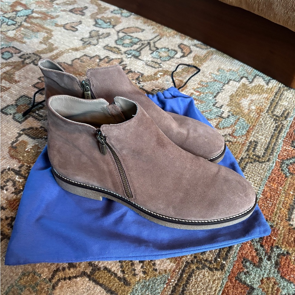 ITALEAU Tan Suede Waterproof Side Zip Booties Size 11/42 With Dust Bag